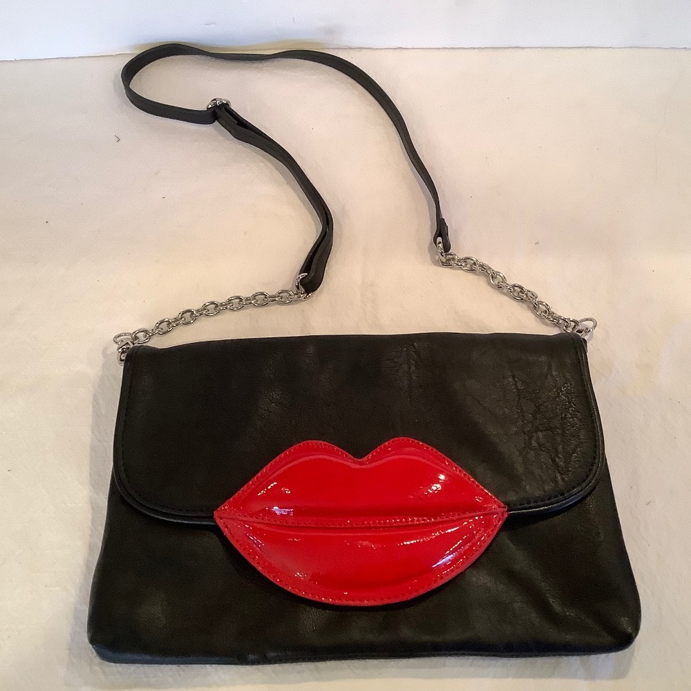 Vintage Rara Avis by Iris Apfel Shoulder Bag/Clutch - Black with Red Vinyl Lips.